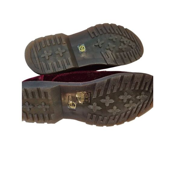 Coolway wine colored velvet tie up shoes. Size 8.5. - Picture 6 of 6